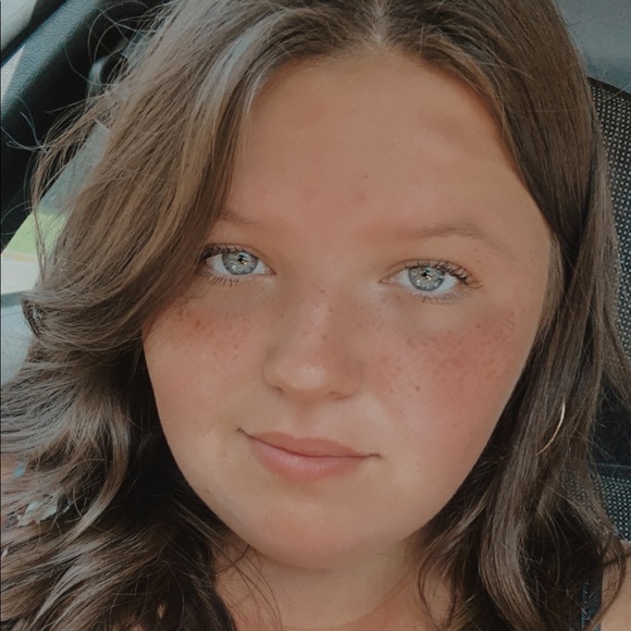 Meet your Posher, Sarah - Picture 1 of 1